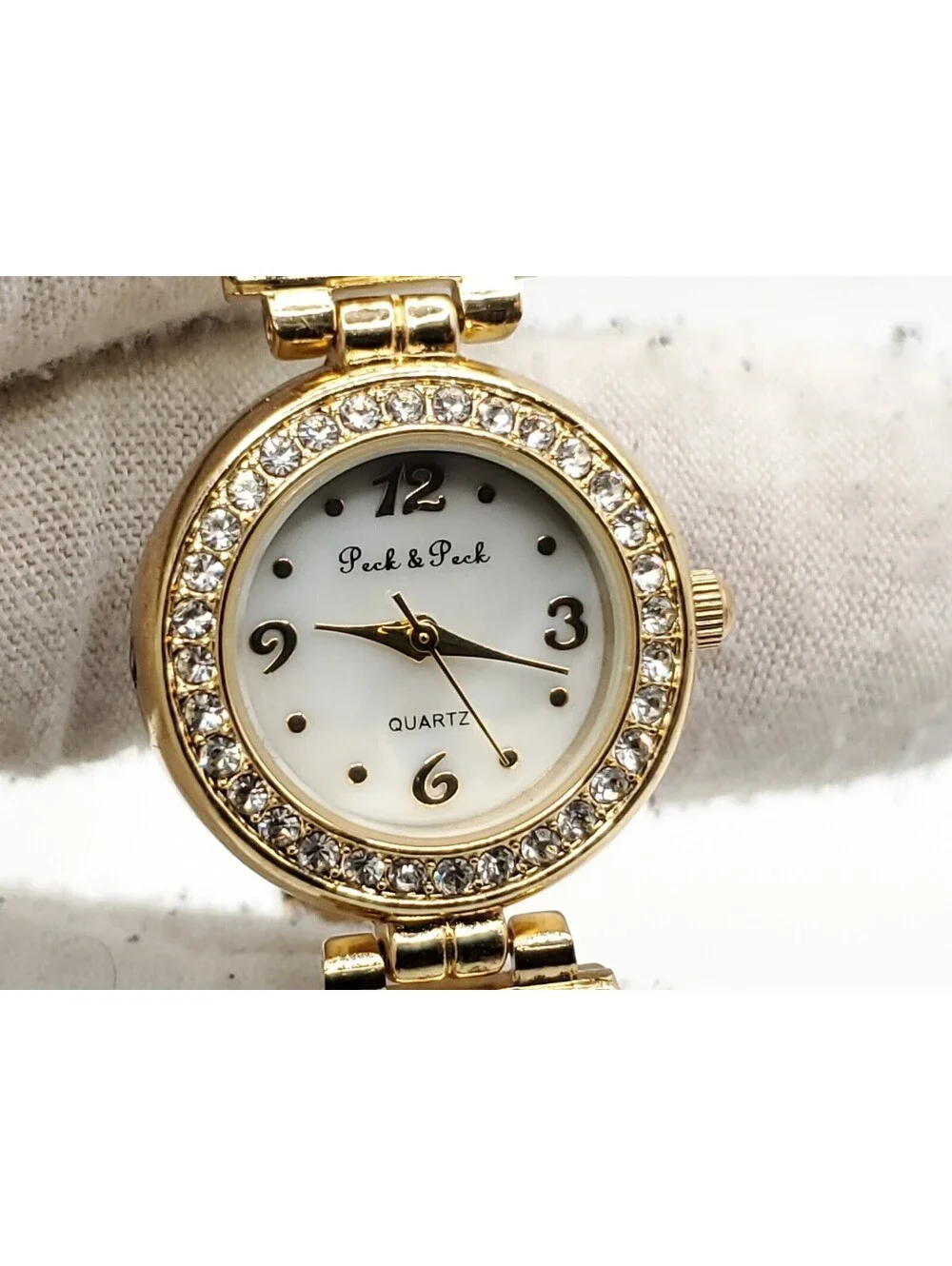 Peck & Peck Quartz Watch Womens New Battery Gold Tone White MOP Round Dial 24mm
